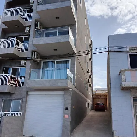 Torri Seafront Apartment Xghajra