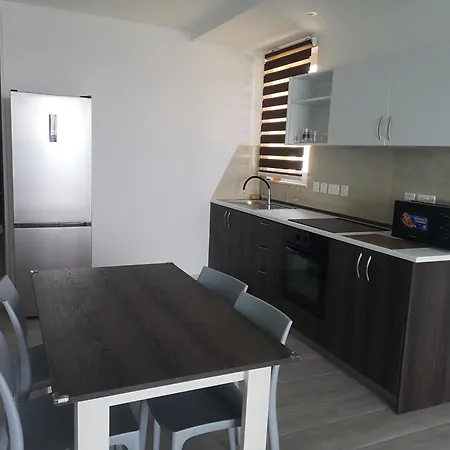 Torri Seafront Apartment *