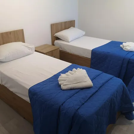 Torri Seafront Apartment Xghajra