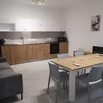 Torri Seafront Apartment Xghajra