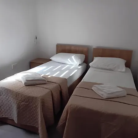 Torri Seafront 公寓 *