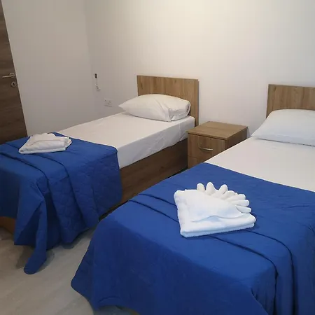 Torri Seafront Apartamento *