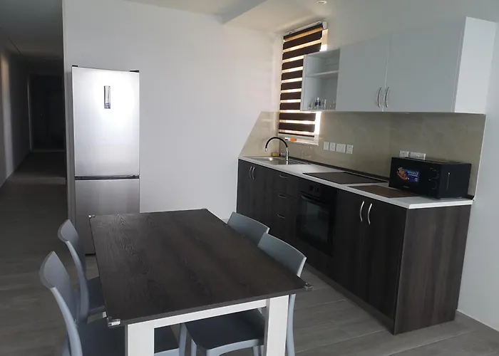 Torri Seafront 公寓 *